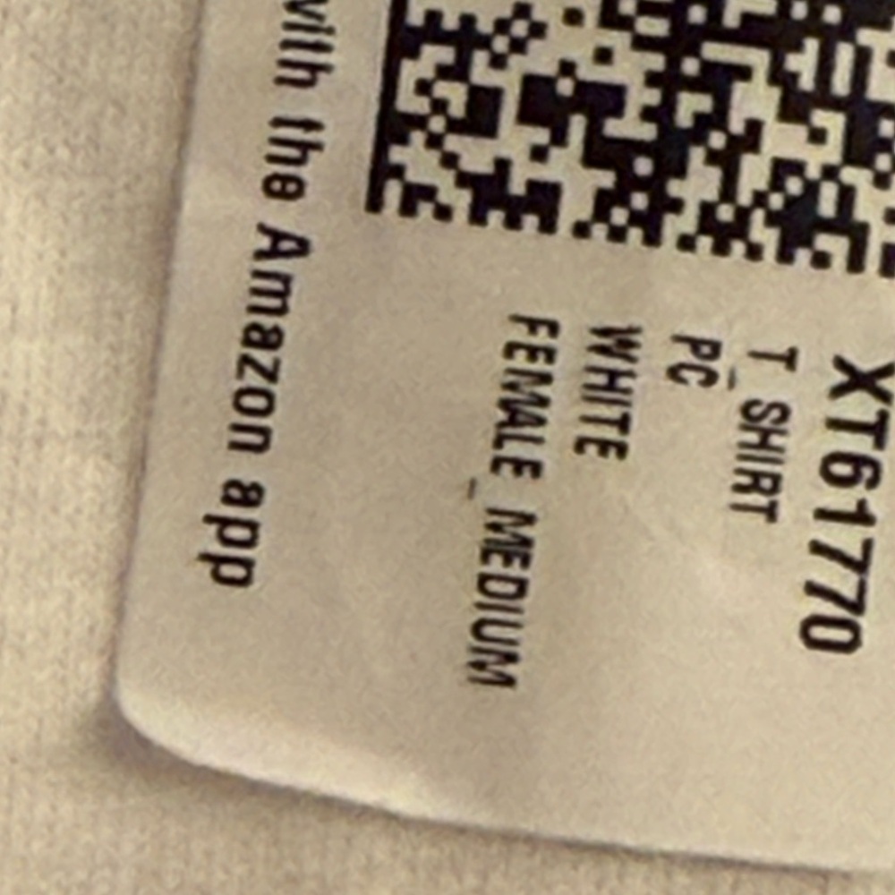 NEW:  Kitty Biscuits Bakery Graphic T-Shirt Size M - Picture 7 of 8